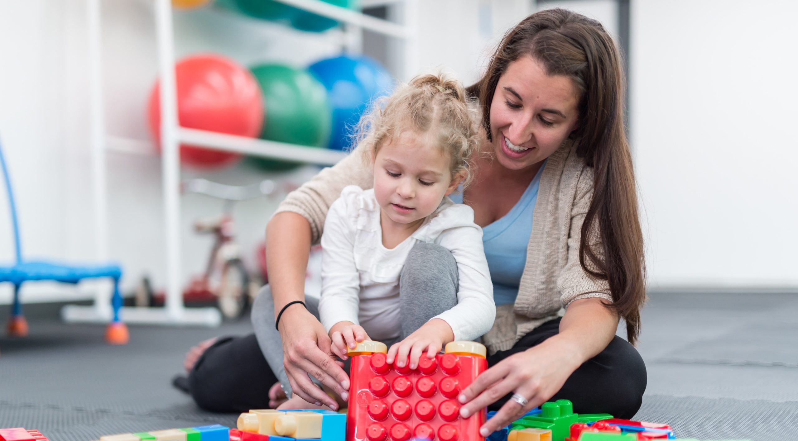 Exercising kids in physical therapy clinic